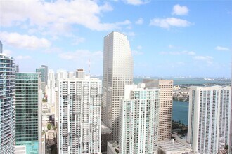 Building Photo - 475 Brickell Ave