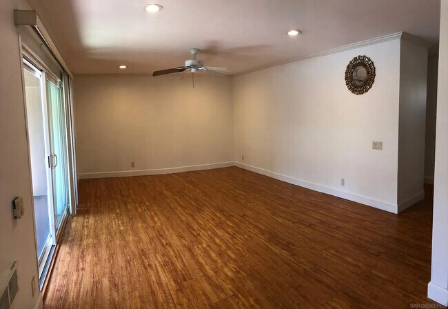 Foto del edificio - Light-Filled 1BR Retreat with Utilities Included in Prime La Jolla Locale