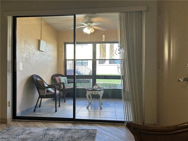 Foto del edificio - 5740 Matanzas Dr