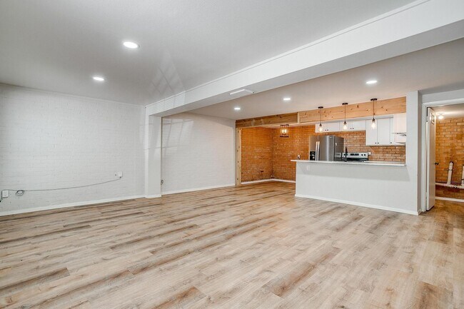 Building Photo - Live in Monticello