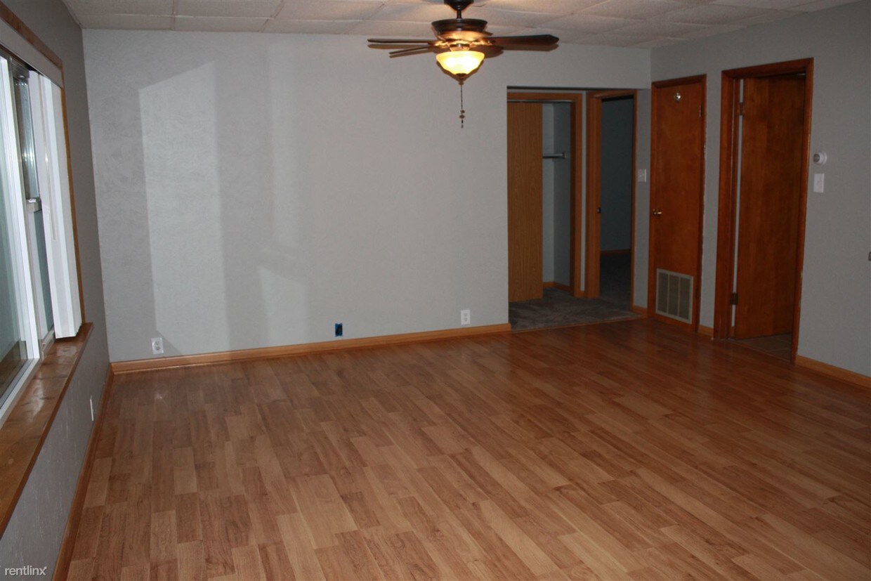 Building Photo - 1314 Army Post Rd