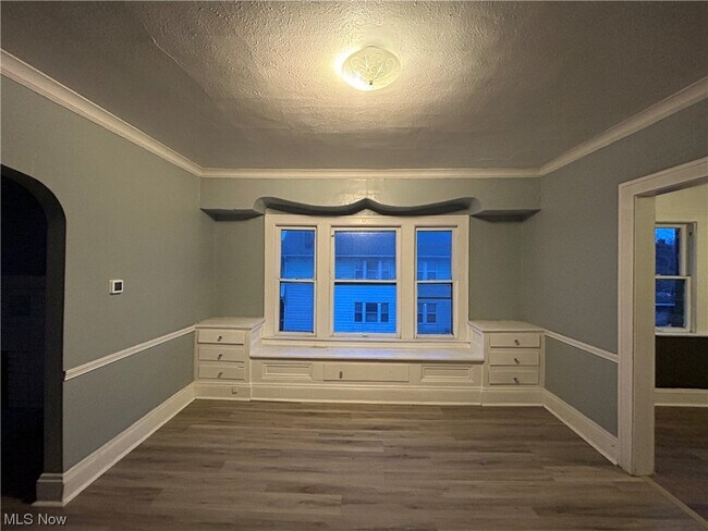 Building Photo - 3645 E 153rd St