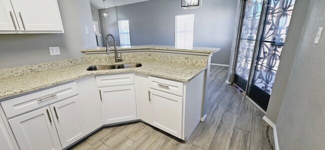 Building Photo - Charming 3 bedroom, 2 bath home in East El Paso!