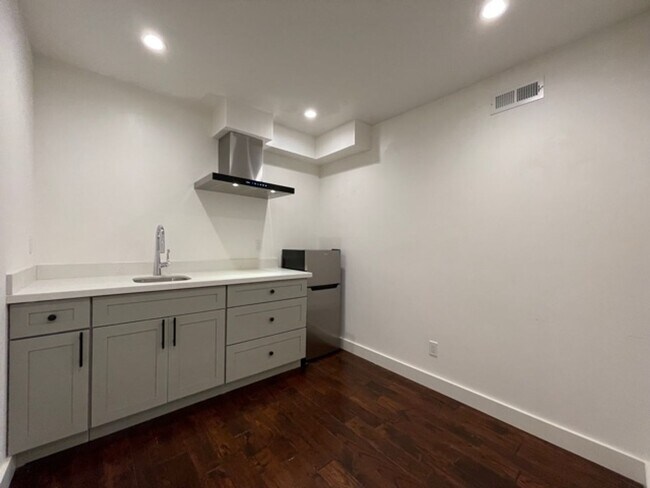 Foto del edificio - Nice and clean 2 bedrooms and 2 bathrooms ...