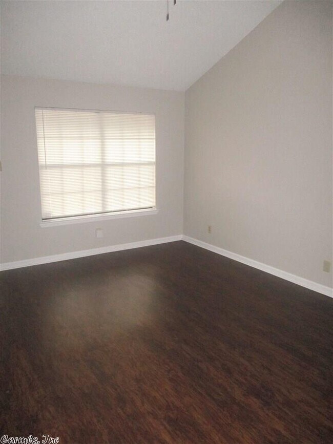 Foto del edificio - 238 Briarpatch Ln