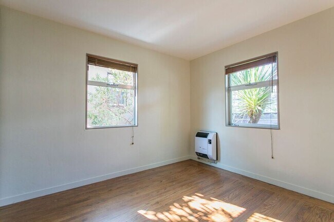 Foto del edificio - 5921 Central Ave