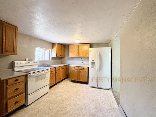 Foto del edificio - 425 W Columbia St