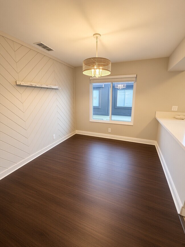 Building Photo - 5260 Bosque Ln