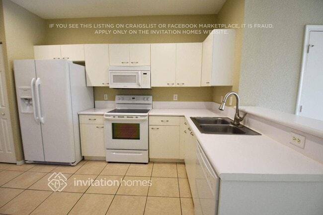 Building Photo - 2500 Cordoba Bend