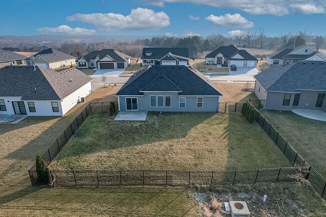 Building Photo - 4919 Kenora Dr