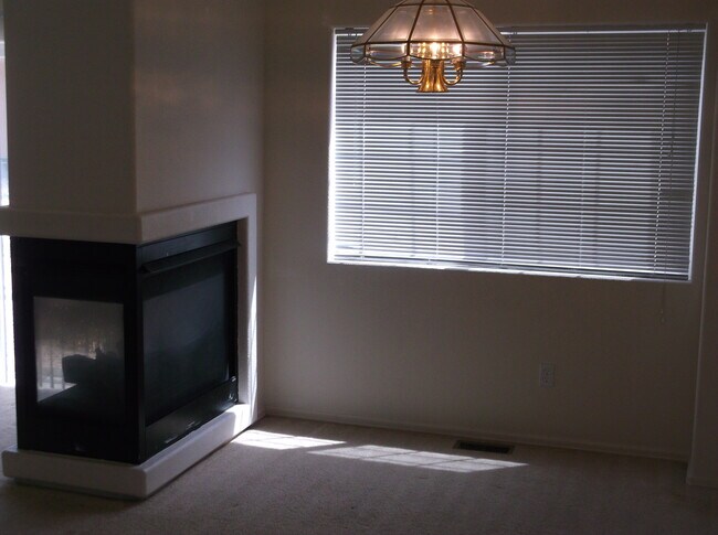 Foto del edificio - Beautiful Condo in Colorado Springs