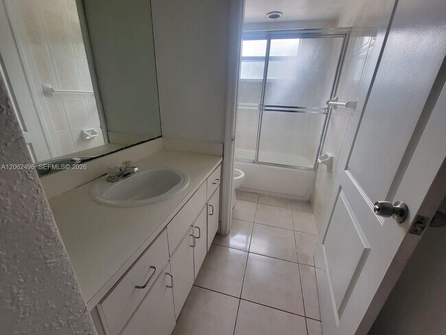 Foto del edificio - 16118 NE 21st Ave