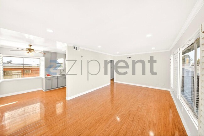 Building Photo - 2303 W Beverly Blvd