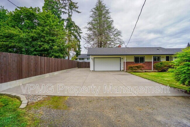 Building Photo - 6904 NE 70th St