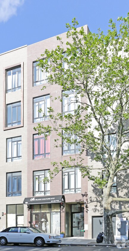 Foto del edificio - 1190 Bedford Ave