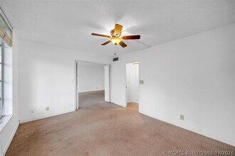 Building Photo - 3051 S Palm Aire Dr