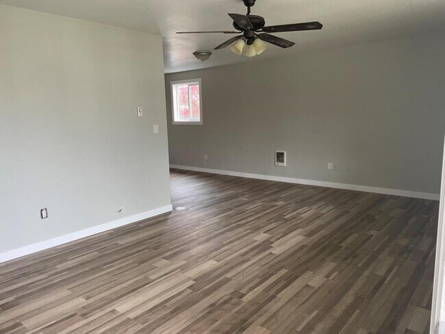 Foto del edificio - 8722 13th Street NE