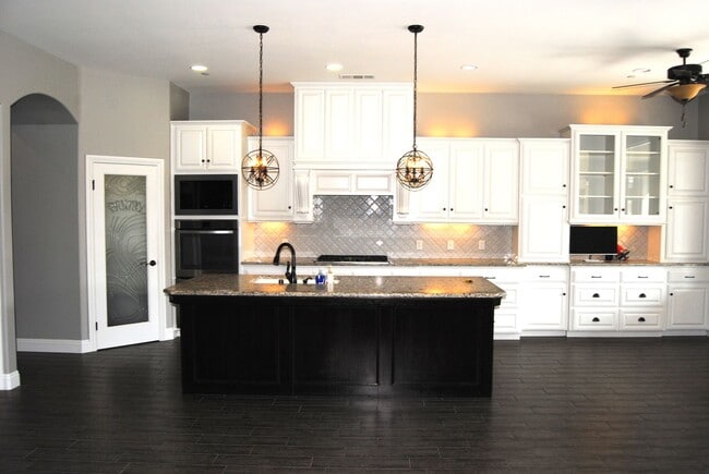 Foto del edificio - 14121 Prestonbrook Dr