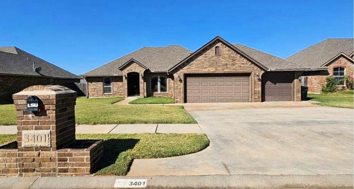 Foto principal - 3401 Ashton Dr
