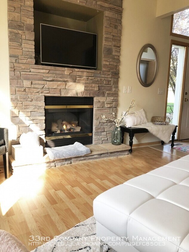 6832 Meadow Grass Ln S, Cottage Grove, MN 55016 Townhome Rentals in Cottage Grove MN