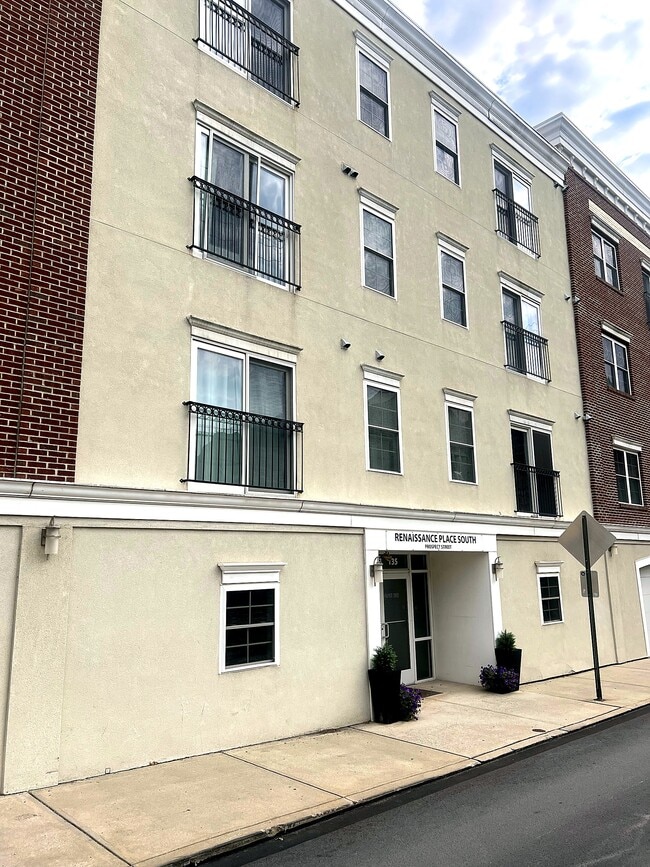 Building Photo - 135 Prospect St