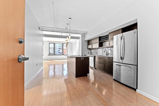 Building Photo - 915 Olive St