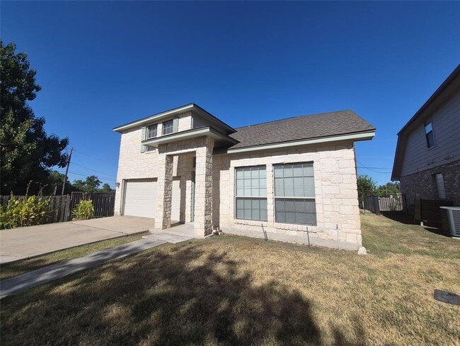 Building Photo - 8800 Hazelhurst Dr