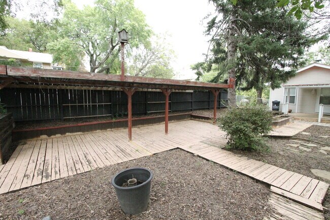 Foto del edificio - 2351 N 67th St