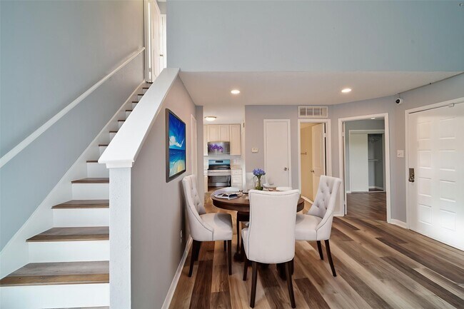 Foto del edificio - 10855 Meadowglen Ln