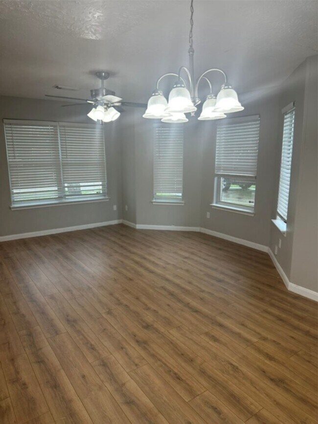 Building Photo - 15115 Lance Cir