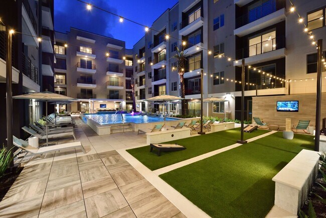 Foto del edificio - 6400 Washington Ave