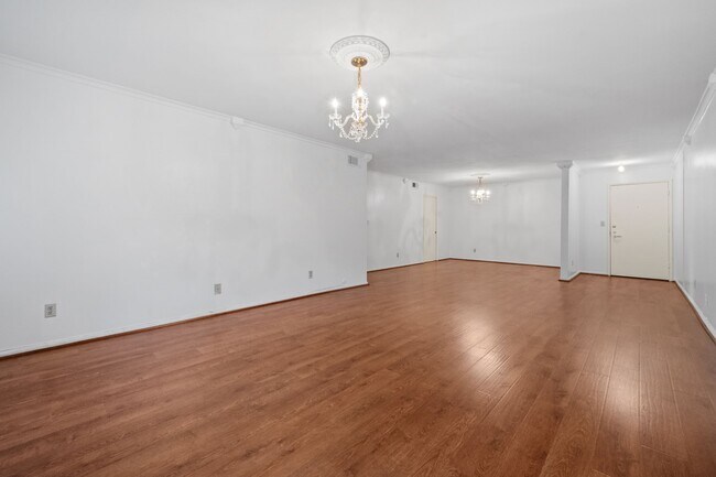 Building Photo - 642 S Ripple Creek Dr