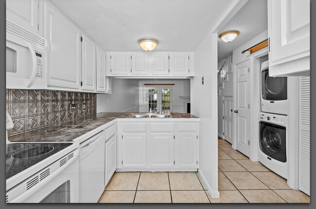 Cocina mirando al oeste - 1519 N Leverett Ave