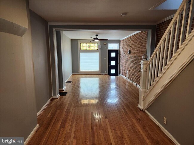 Building Photo - 308 S Bouldin St