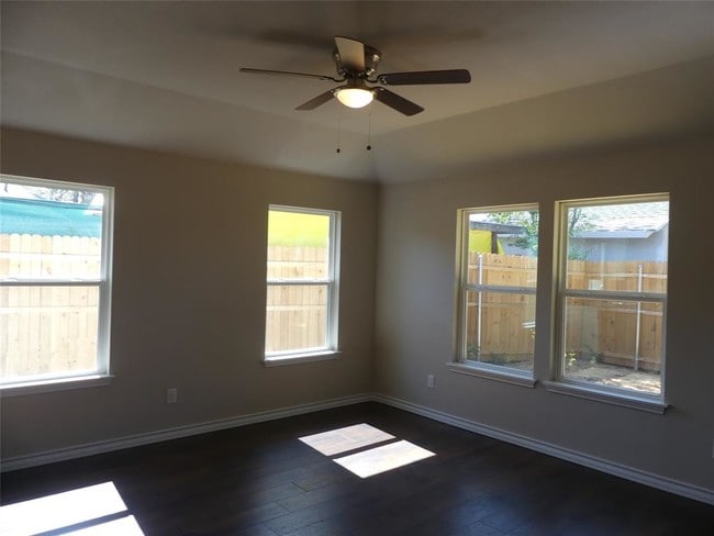 Building Photo - 2920 Berryhill Dr