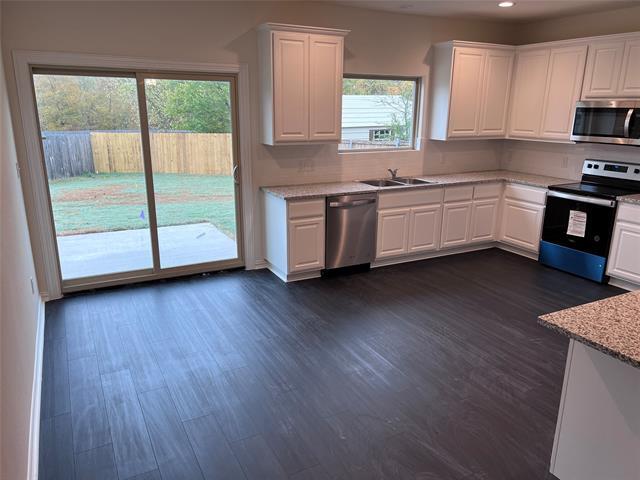 Building Photo - 1607 Fairway Dr