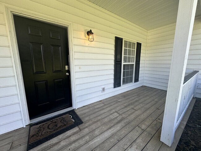 Building Photo - Spacious Home on a Large Lot in Grande Oaks!
