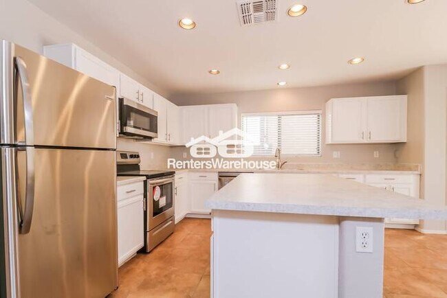 Building Photo - Renovated Beautiful 2 Story 5bed/2.5 bath