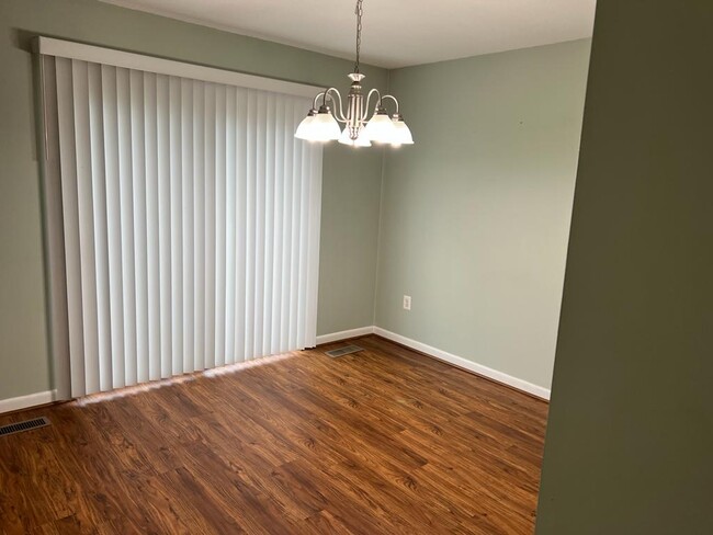 Dining Room - 136 Cottonwood Rd