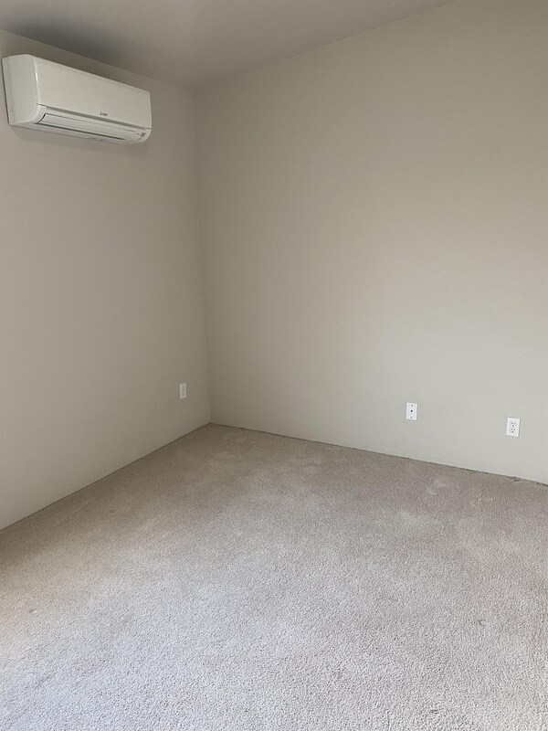 Foto del edificio - 1610 N Holl Blvd