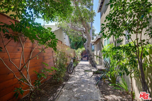 Building Photo - 565 Westminster Ave