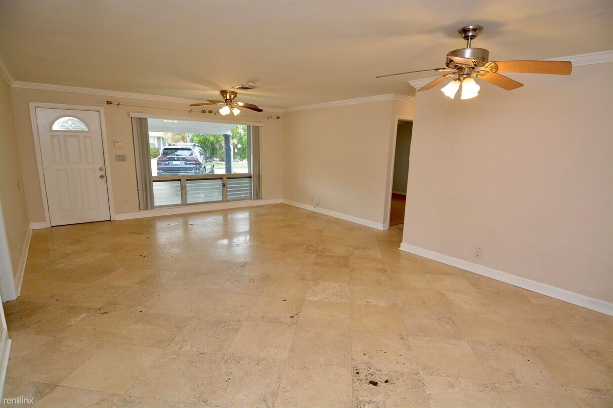 Primary Photo - 3 br, 2 bath House - 1318 SE 5th St