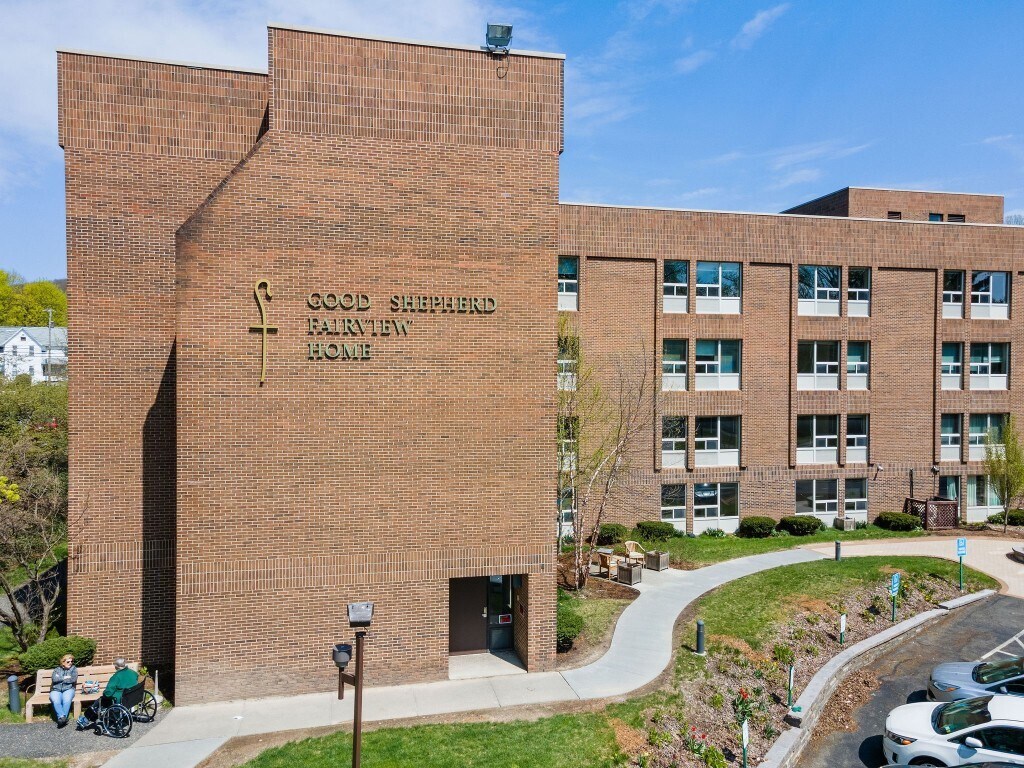 Primary Photo - 80 Fairview Ave