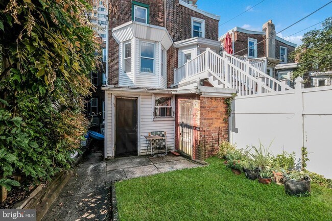 Foto del edificio - 2441 Fairmount Ave