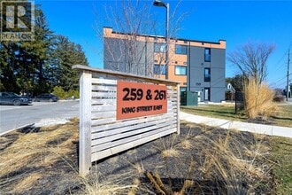 Building Photo - 261 King St E