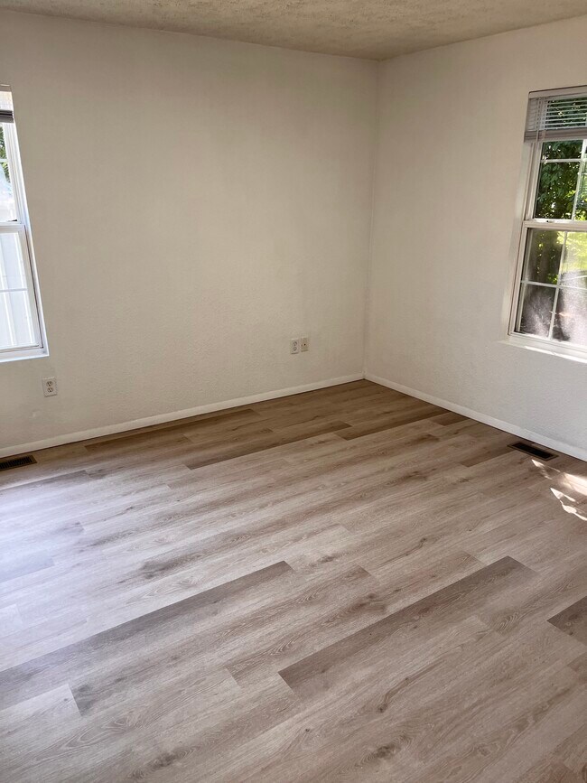 Foto del edificio - 1101 N Heartland Ave