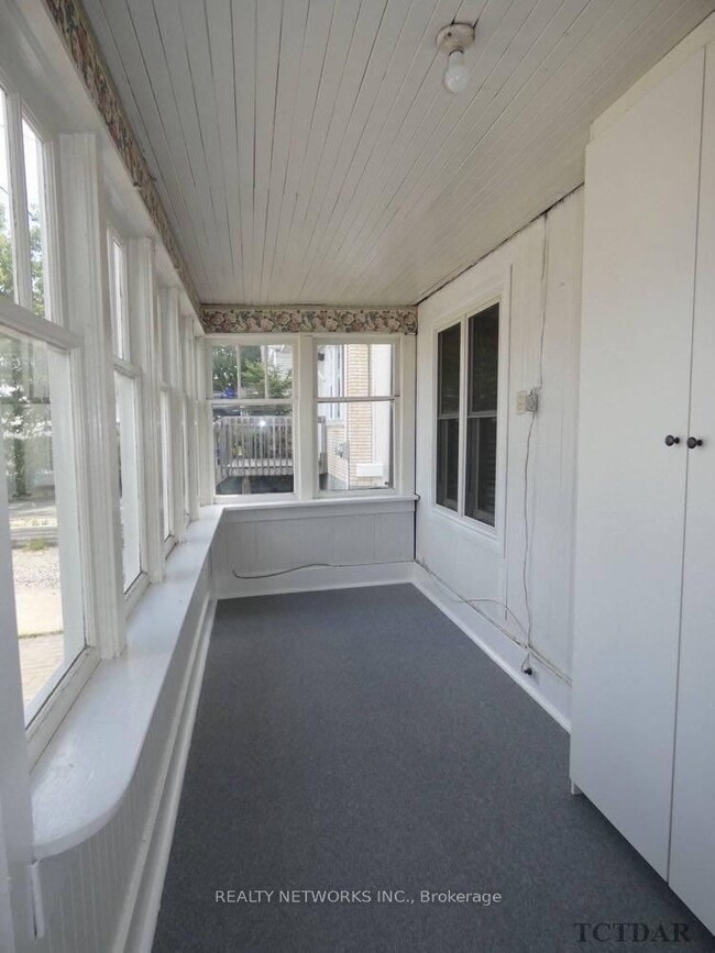 Building Photo - Charming 3 Bedroom Detached Home – $2,249/...