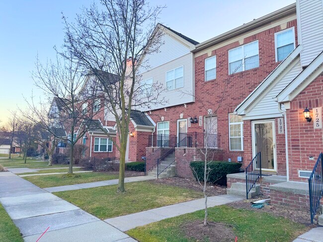 Foto del edificio - 1727 Campau Farms Cir