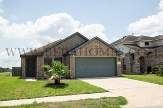 Building Photo - 9134 St Laurent Ln