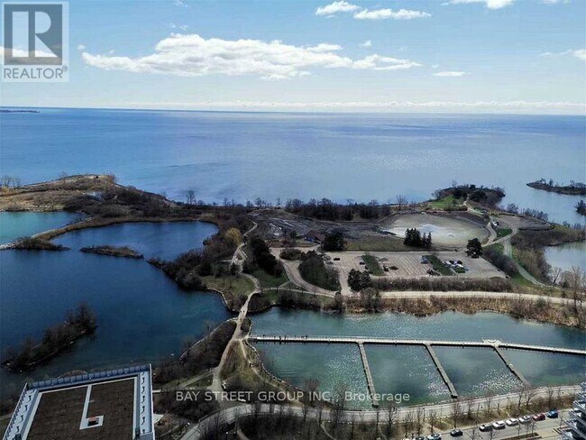 Photo du bâtiment - 70 Annie Craig Dr